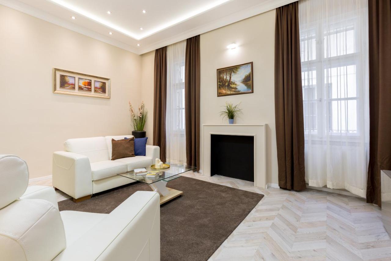 Cozy Dream Home In The Absolute Center Budapest Exterior photo