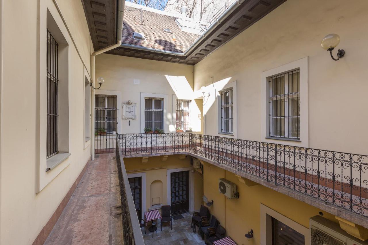 Cozy Dream Home In The Absolute Center Budapest Exterior photo